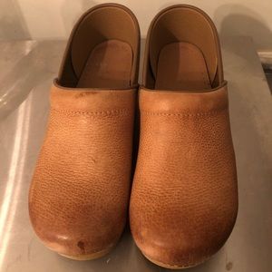 Dansko Honey Distressed Clog Sz 41